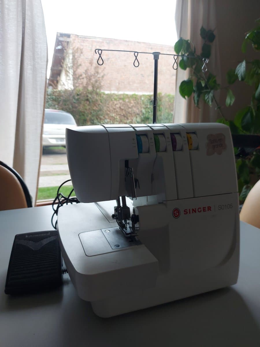 Máquina coser overlock Singer SO105 