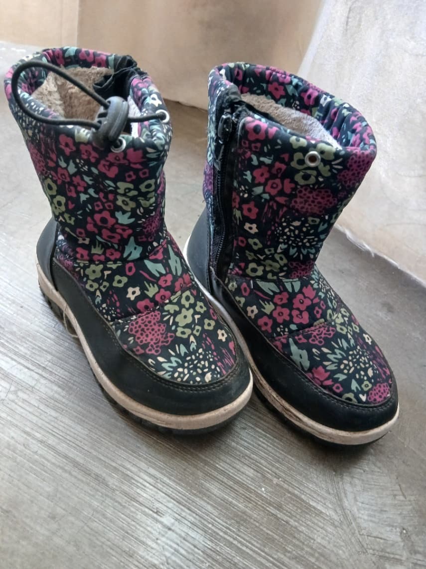Botas de invierno con flores estampadas N28
Zapatos N 36 
Zapatos nuevos N40