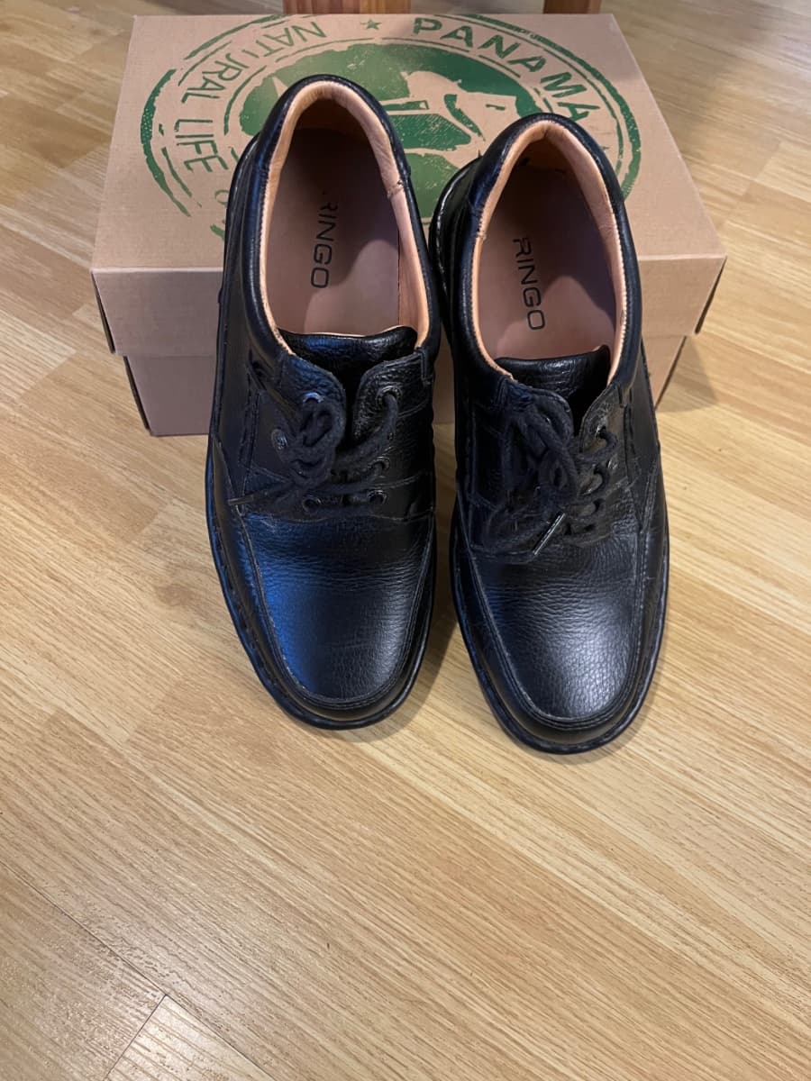 Mocasín  Ringo 3600 , T40, cuero negro, suela de goma, doble costura, sin uso.
