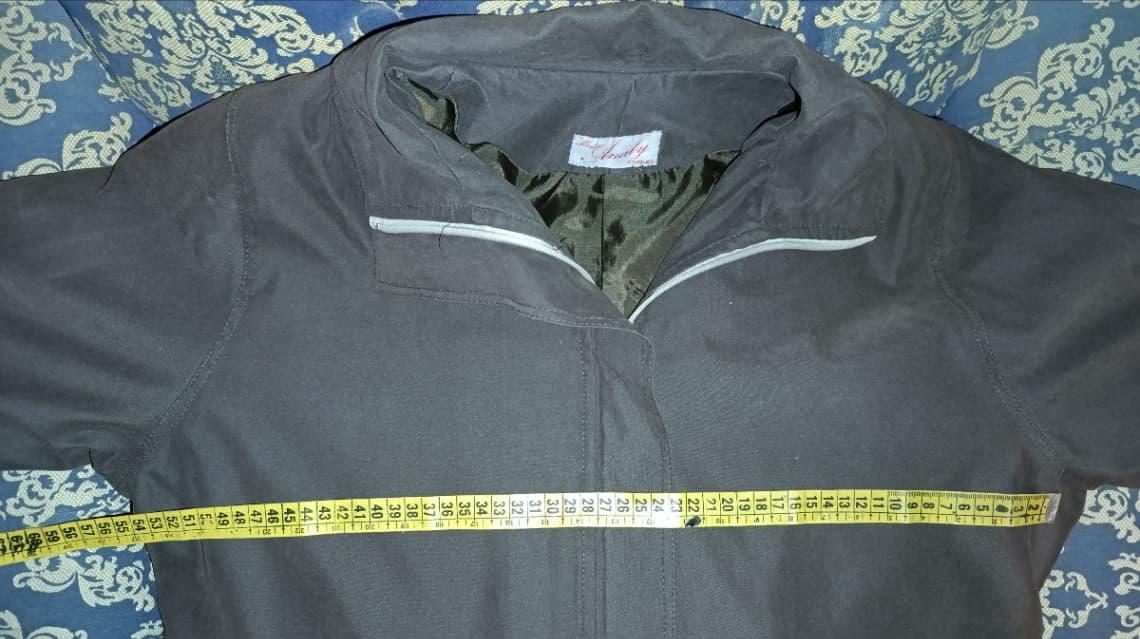 Campera marrón impermeable talle grande