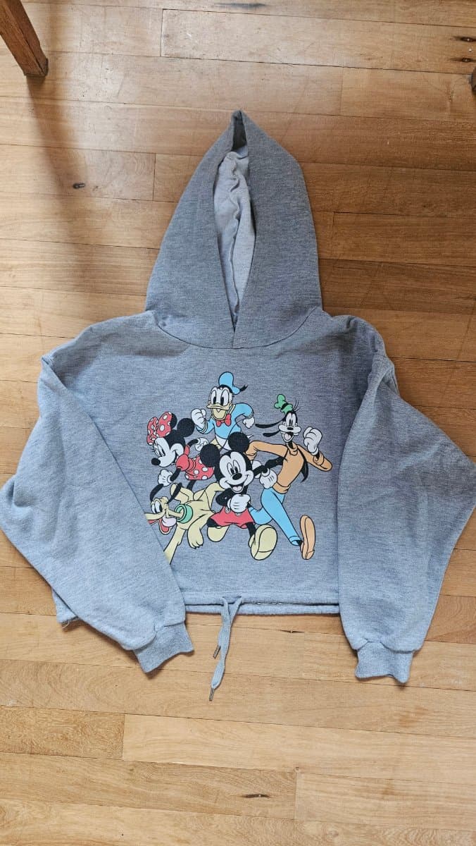 Buzo gris Disney personajes clásicos