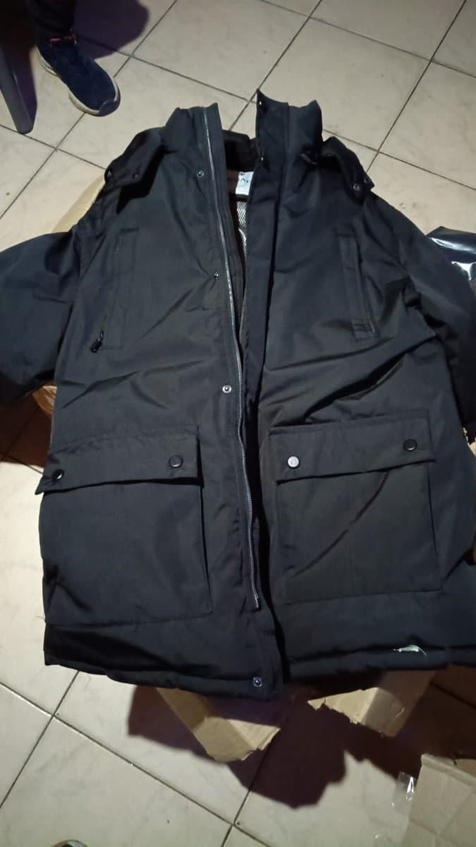 Campera abrigo invernal negro impermeable XL hombre