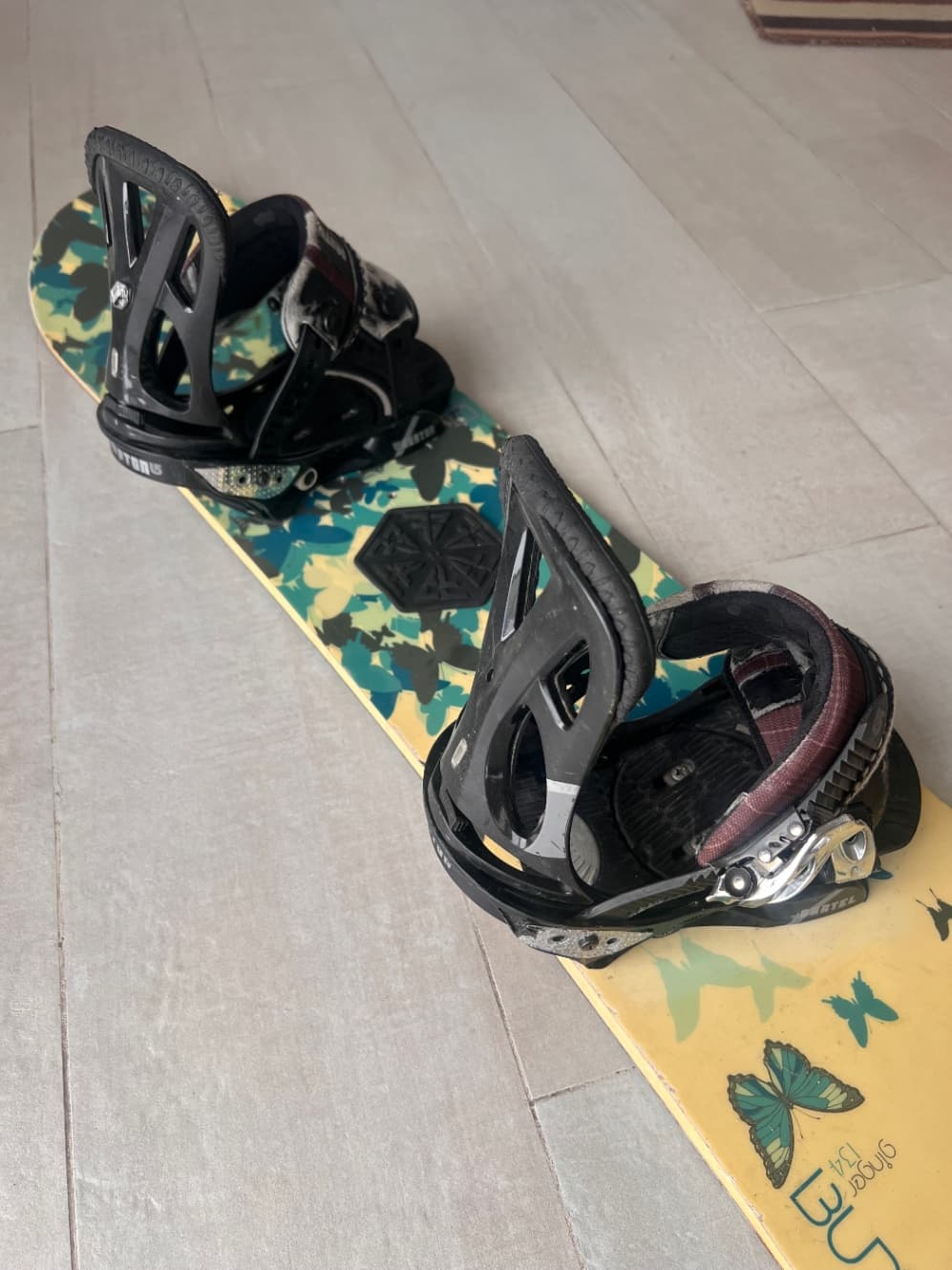 Snowboard Burton Ginger 134 + fijaciones Burton Cartel
