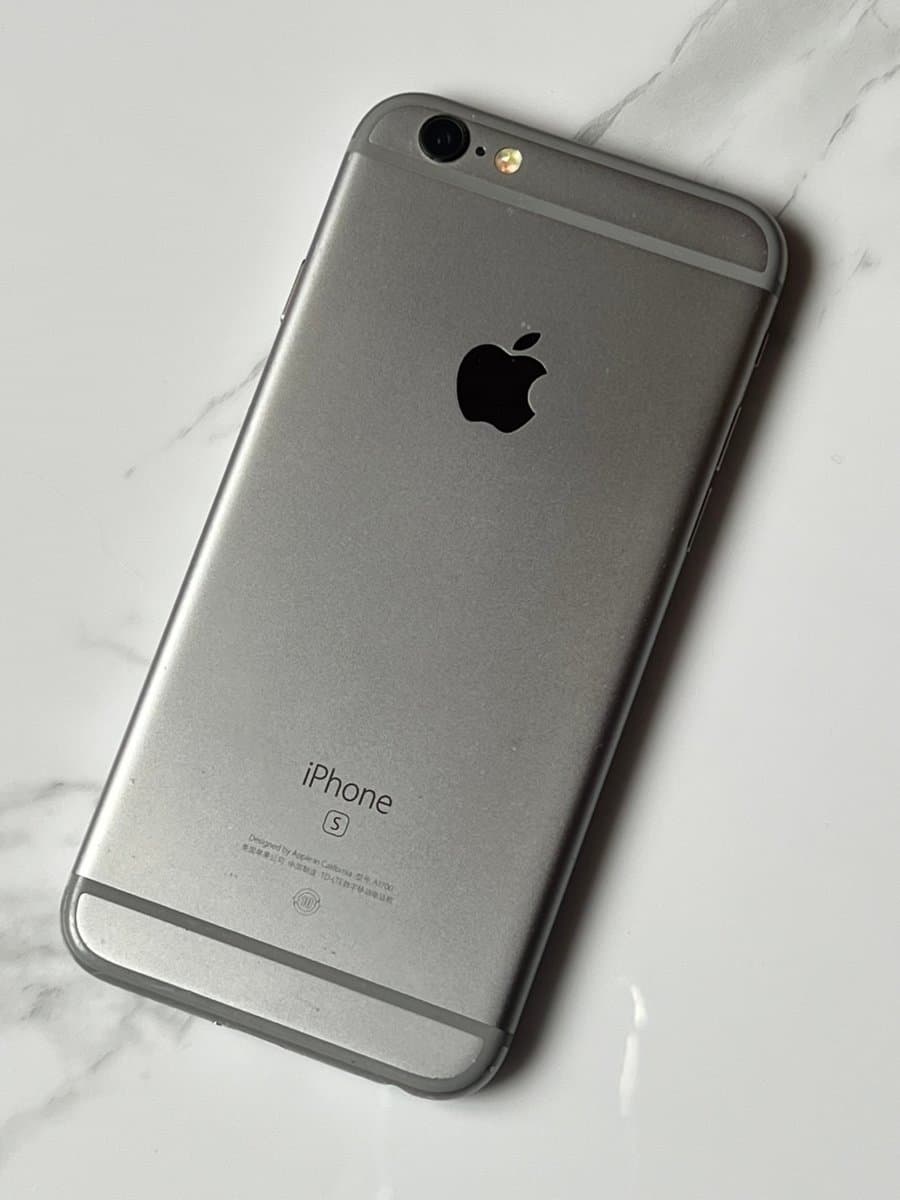 iPhone 6s gris 64GB todo funcionando
