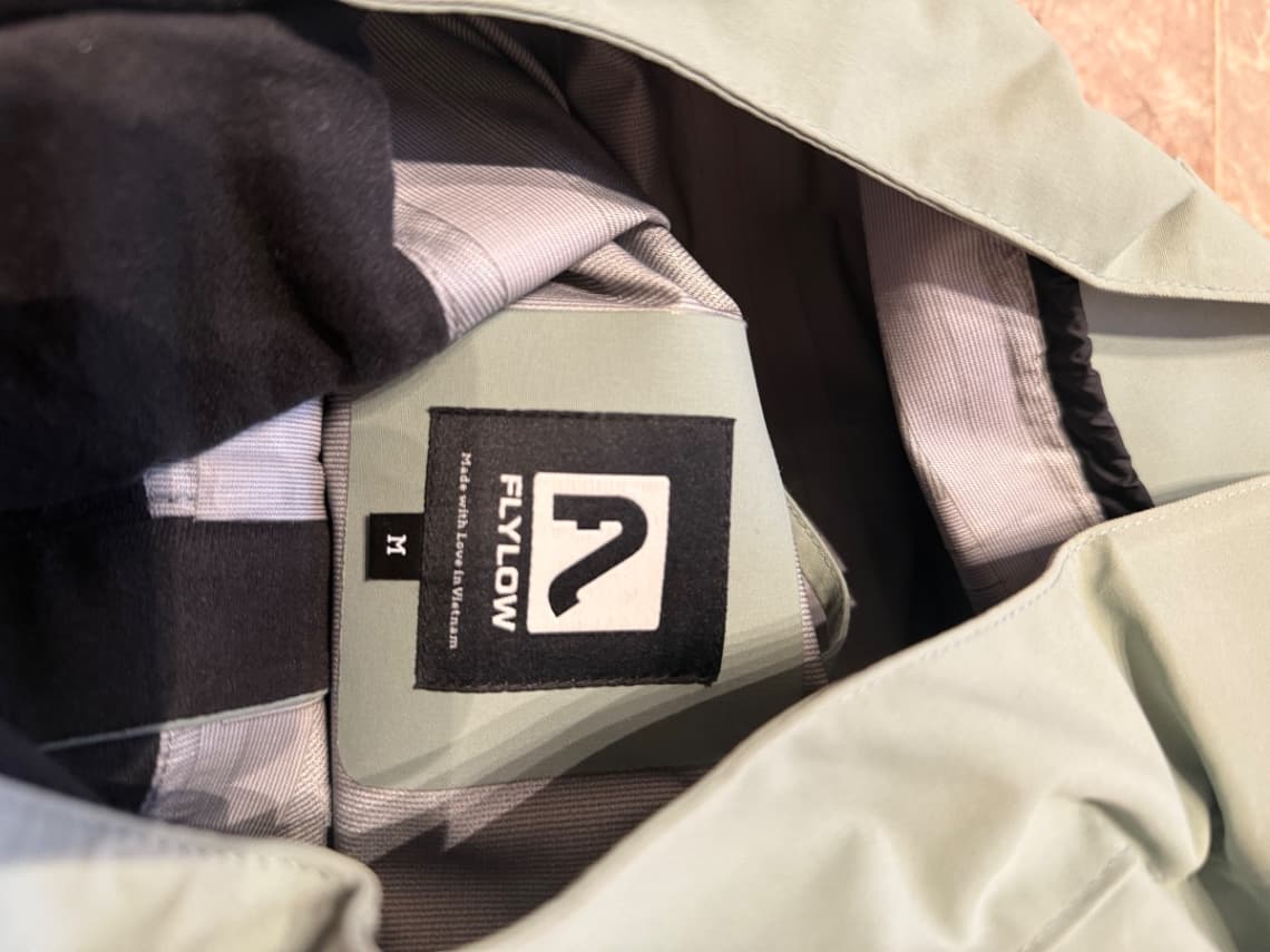 Campera Flylow ski gris verde, Talle M amplia 
