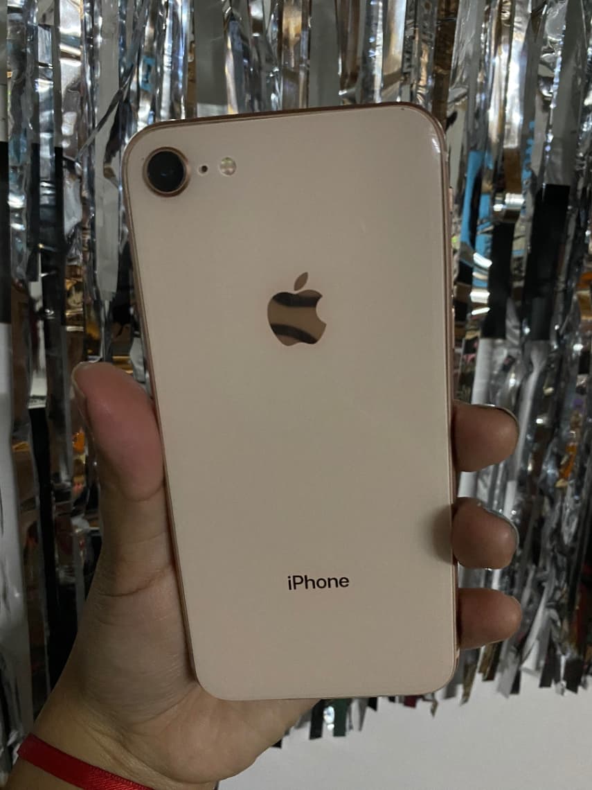 iPhone 8 rosa gold 64gb (hay q cambiarle la batería)