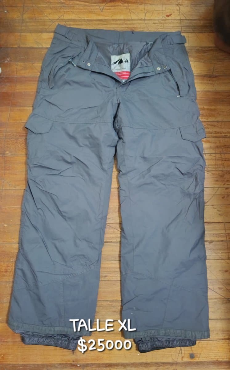 Pantalón esquí niña amarillo talle 14
Pantalon esquí adulto talle XL 