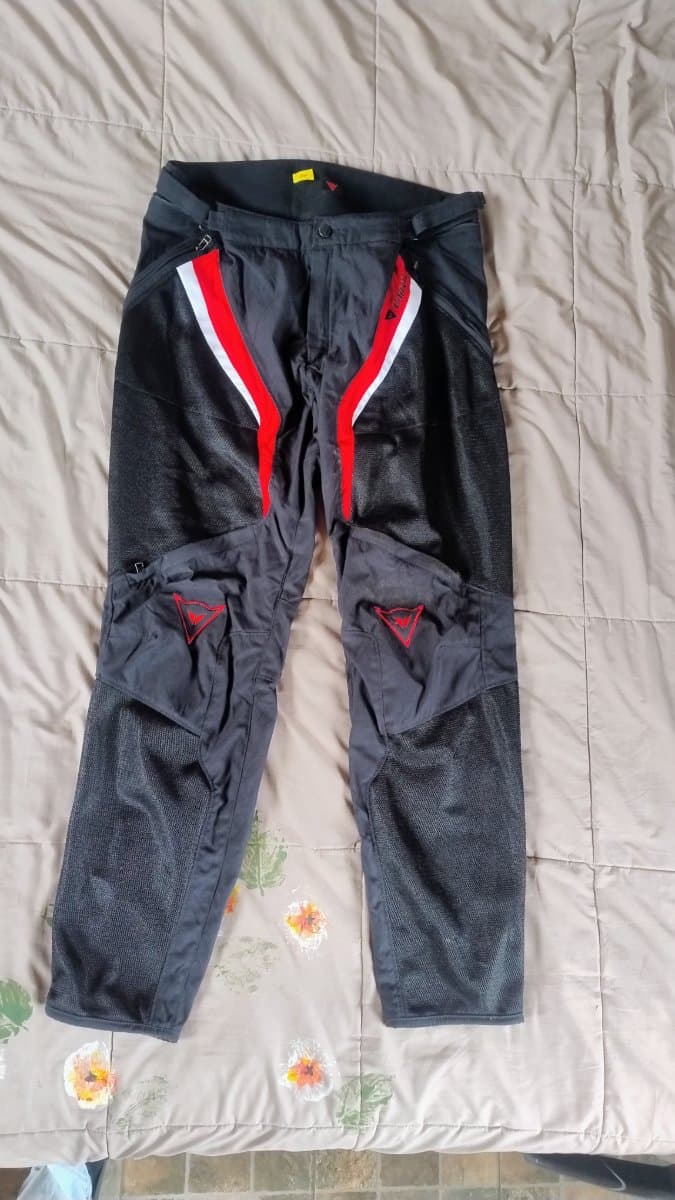 Pantalón moto T 56 sin protecciones, con forro interior.