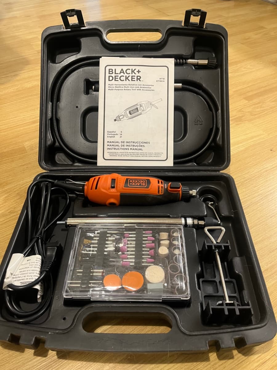 Minitorno Black and Decker 120W con accesorios, NUEVO SIN USO.