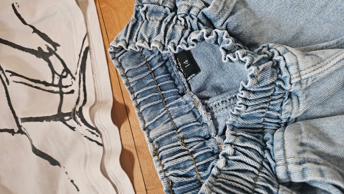 Conjunto Mickey remera y jean usado