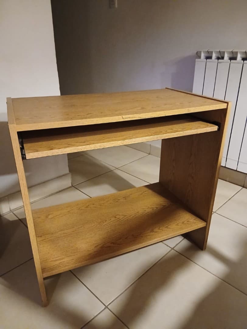 Mueble para Pc impecable marca PLATINUM