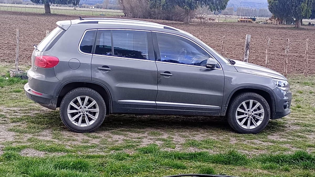 Volkswagen Tiguan SUV gris