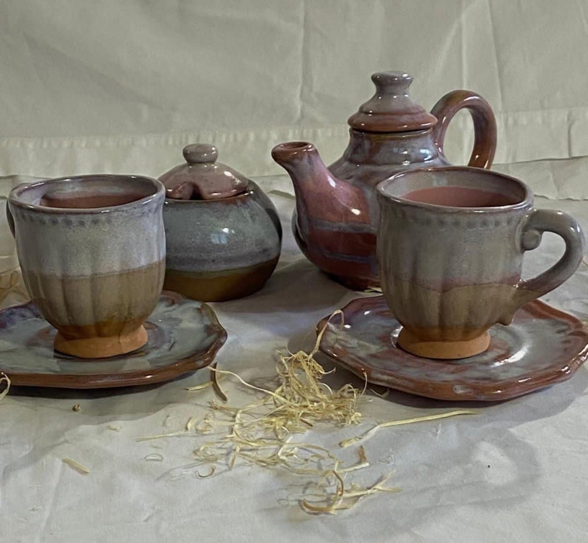 Ventas de productos artesanal..Juego de té cerámica gres. Cazuelas/ tazas. 
