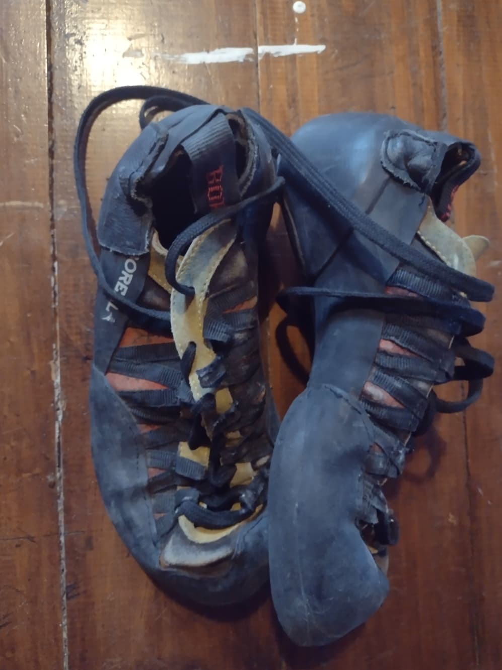 Zaoatilla de escalada Boreal Stinger N°41