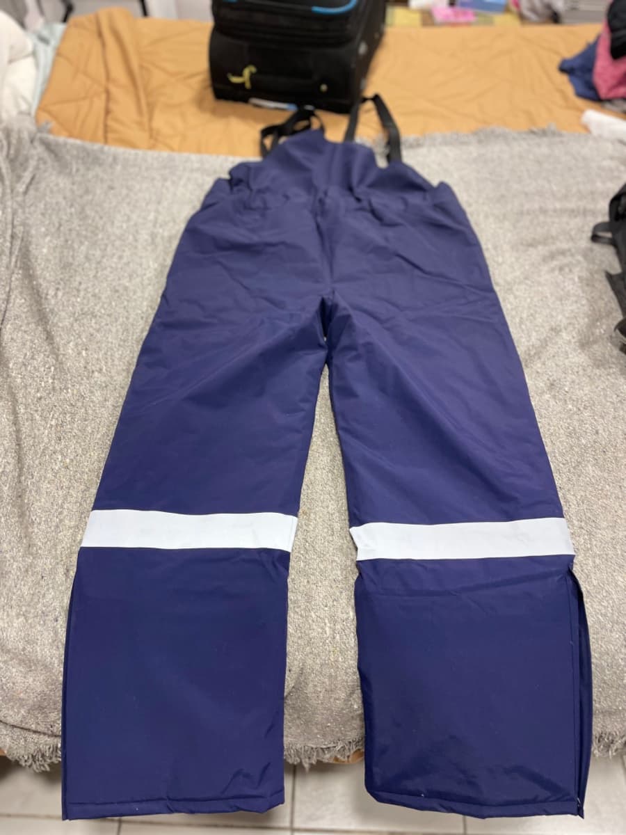 Pantalón deportivo azul con franja blanca Talle L marca ansilta