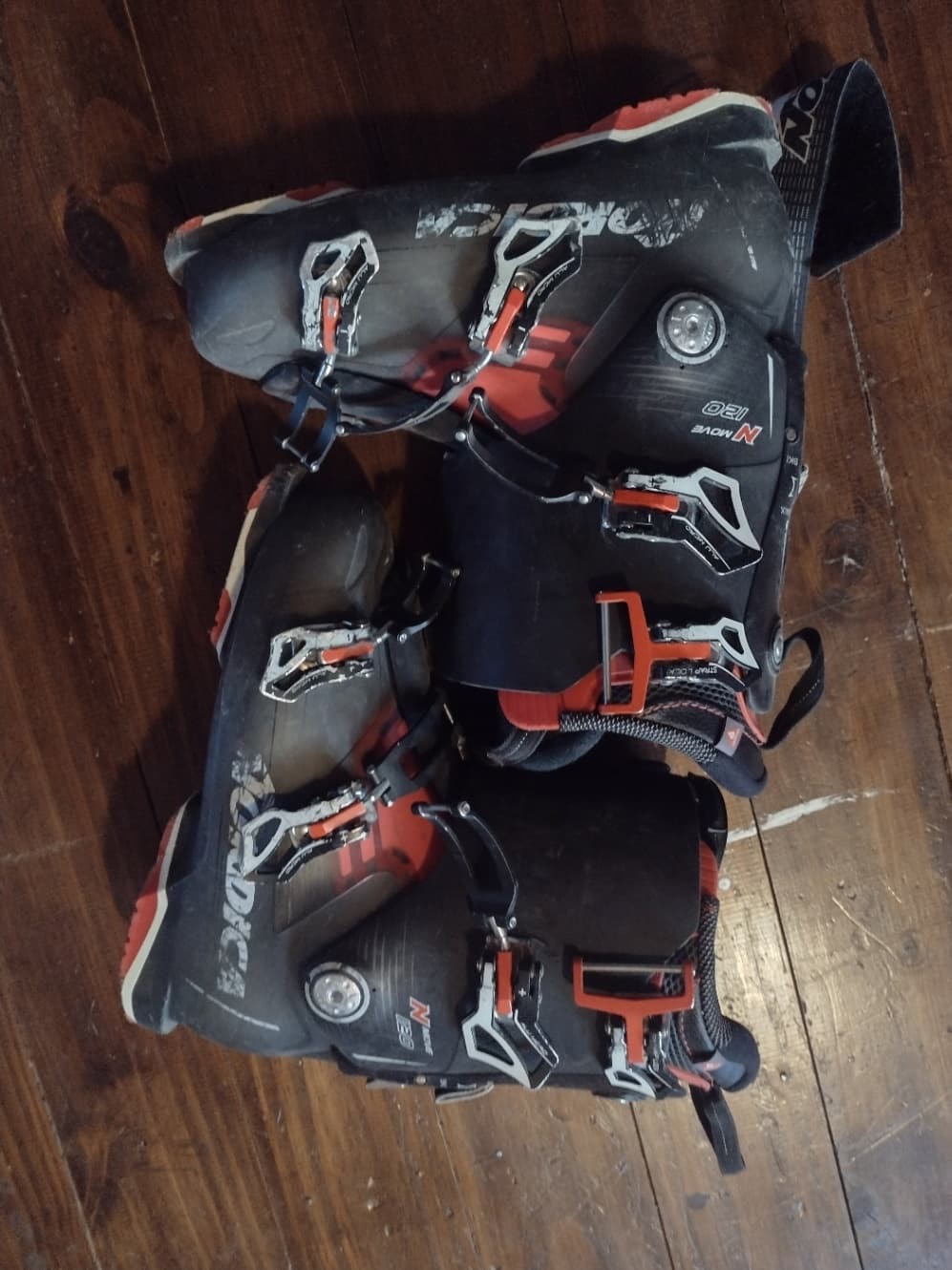 Skis Fischer Worldcup 1.70 y botas Nordica 27.5 Flex 120