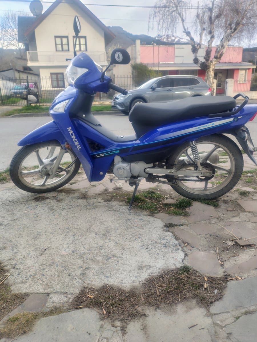 Moto Mondial 110 azul buen estado