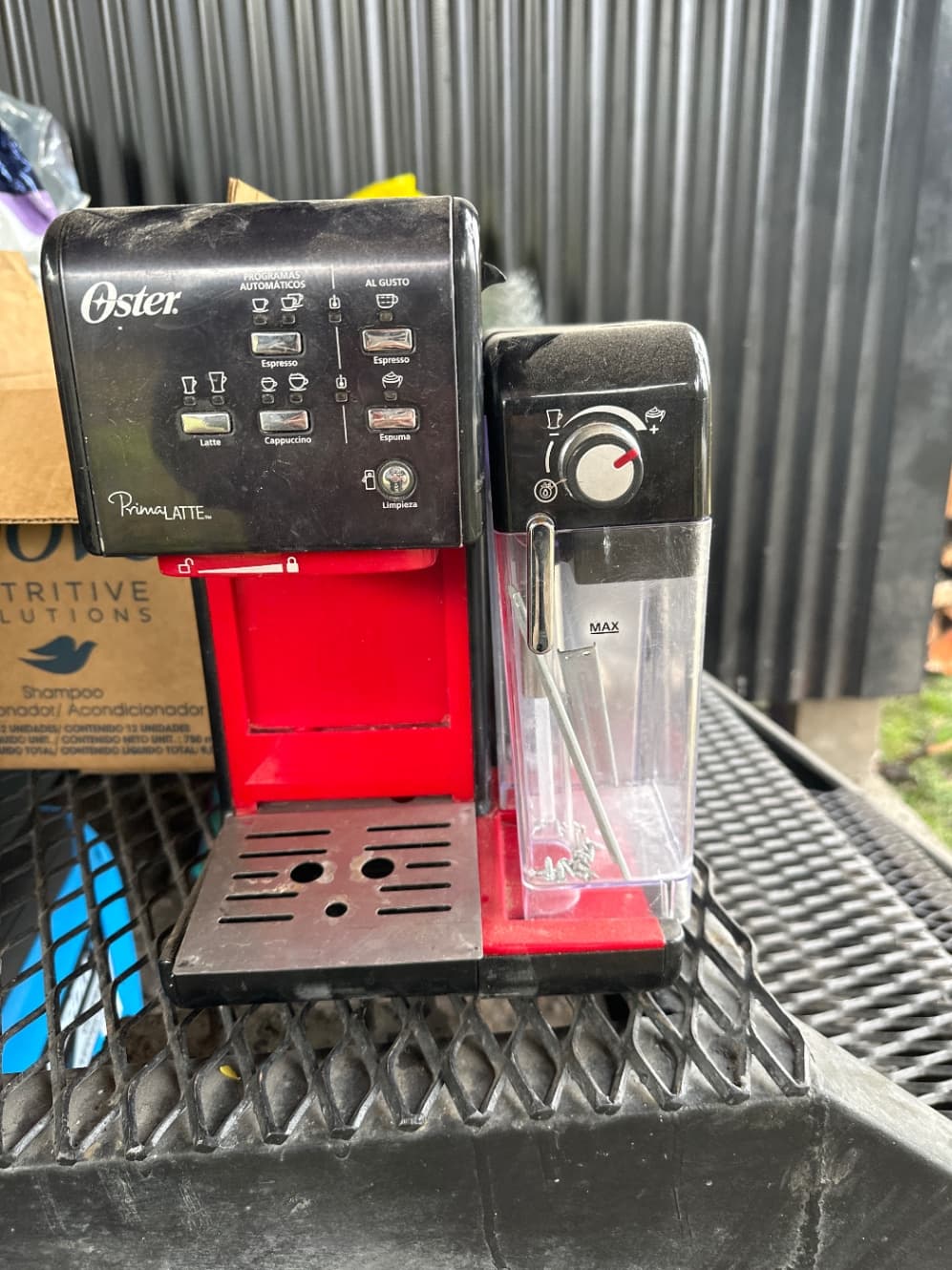 Cafetera Oster Prima Latte automática