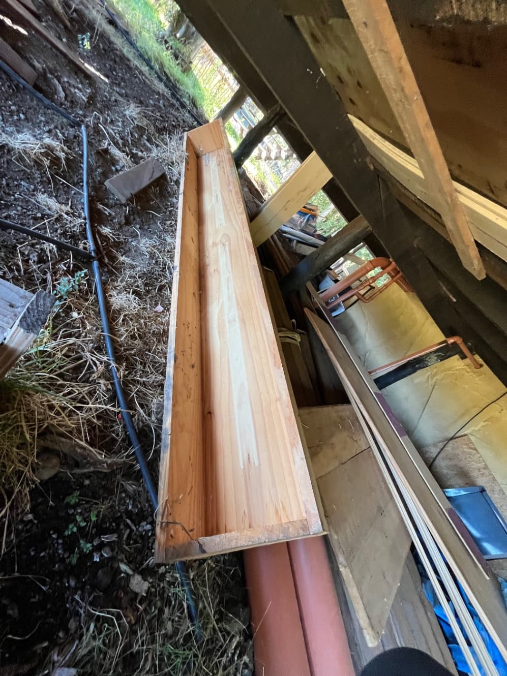 Cajón de madera para huerto