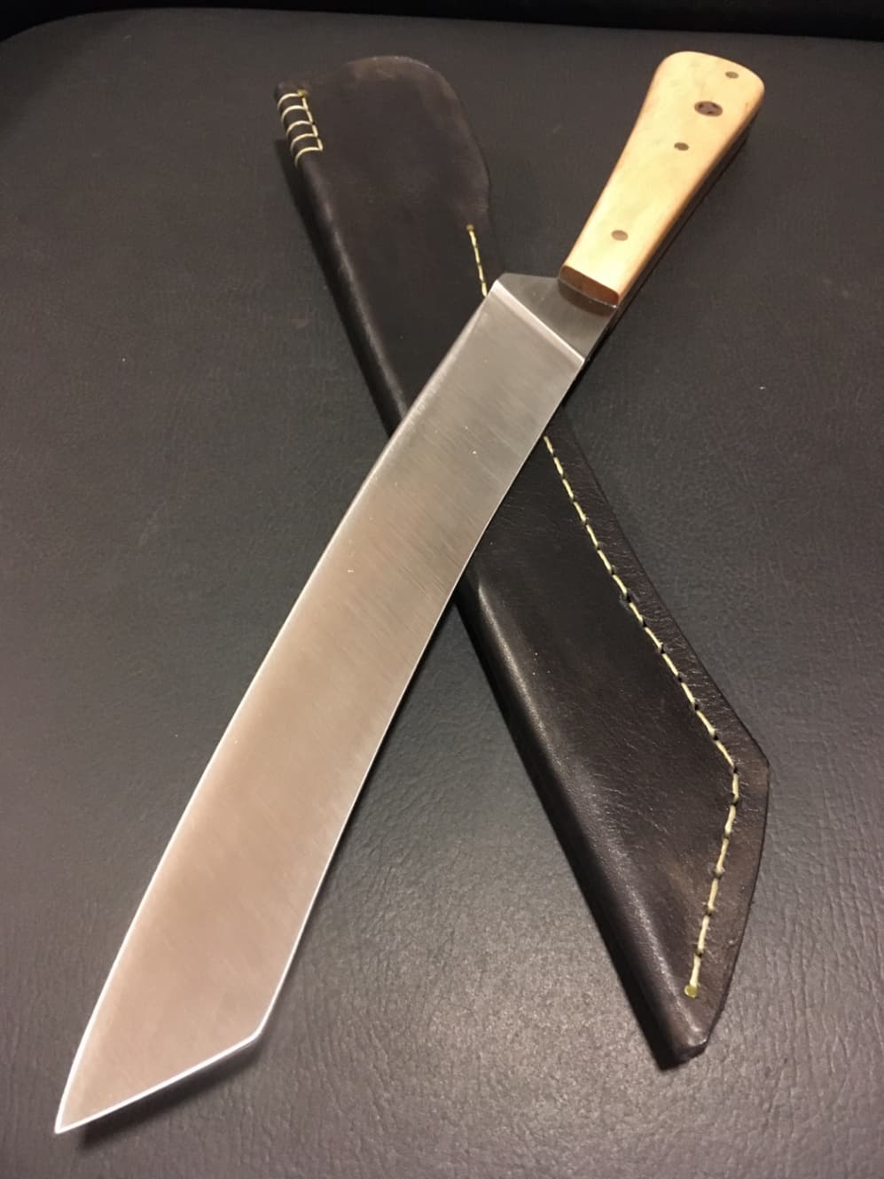 Cuchillos artesanales hechos en Esquel