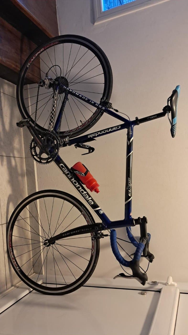 Bicicleta ruta Cannondale azul segunda mano six 13 talle 61. XL
Grande. Carbono 