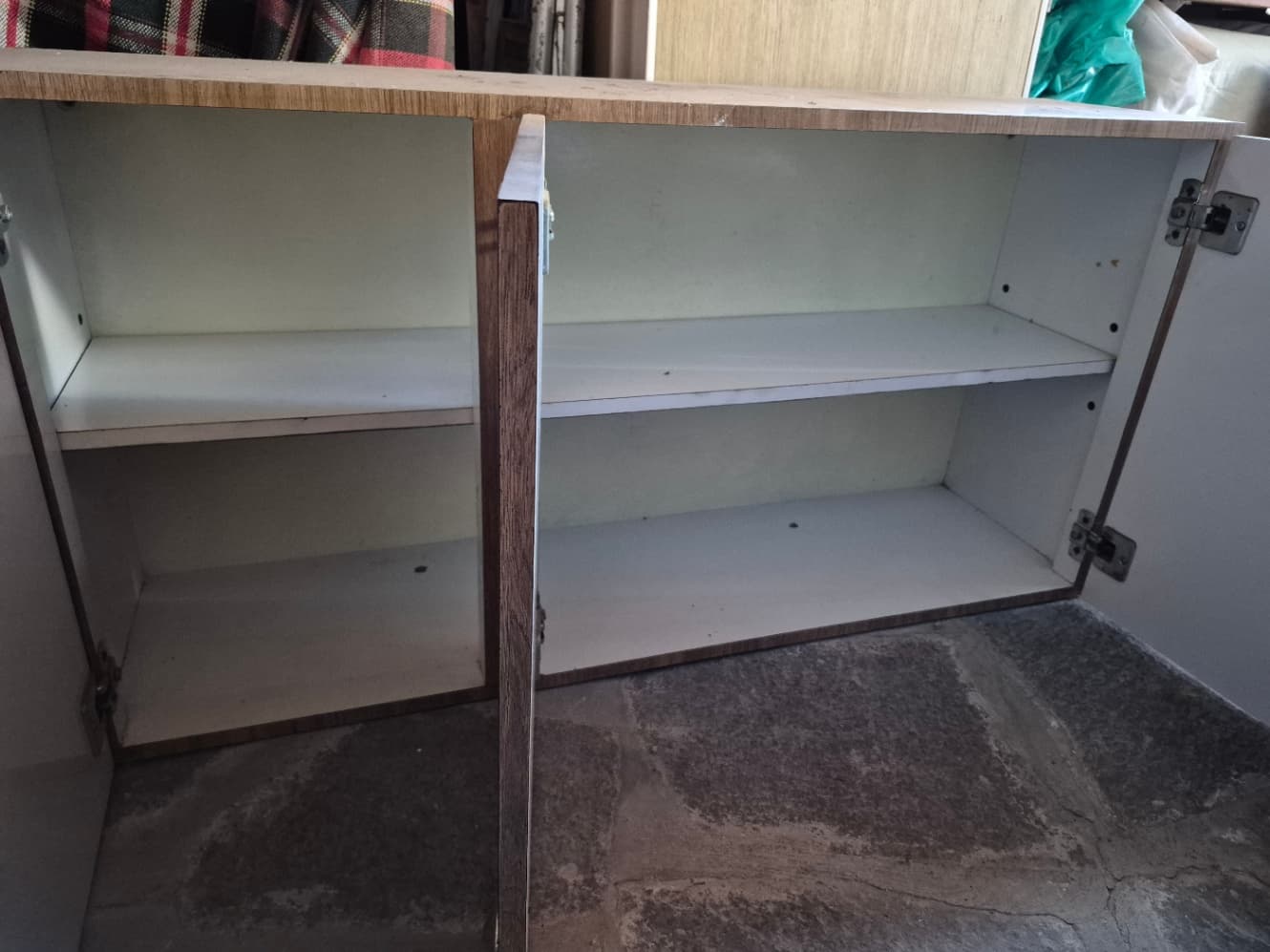 Alacena de 3 puertas. Lista para colgar