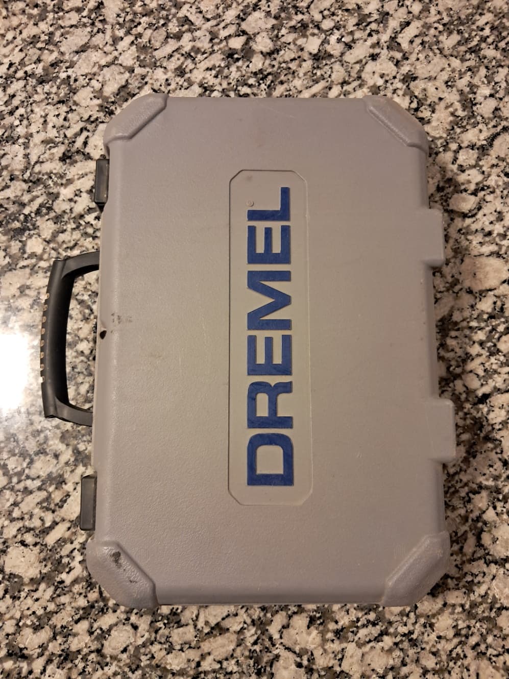 Caja Dremel original completo en muy buen estado y nuevo.