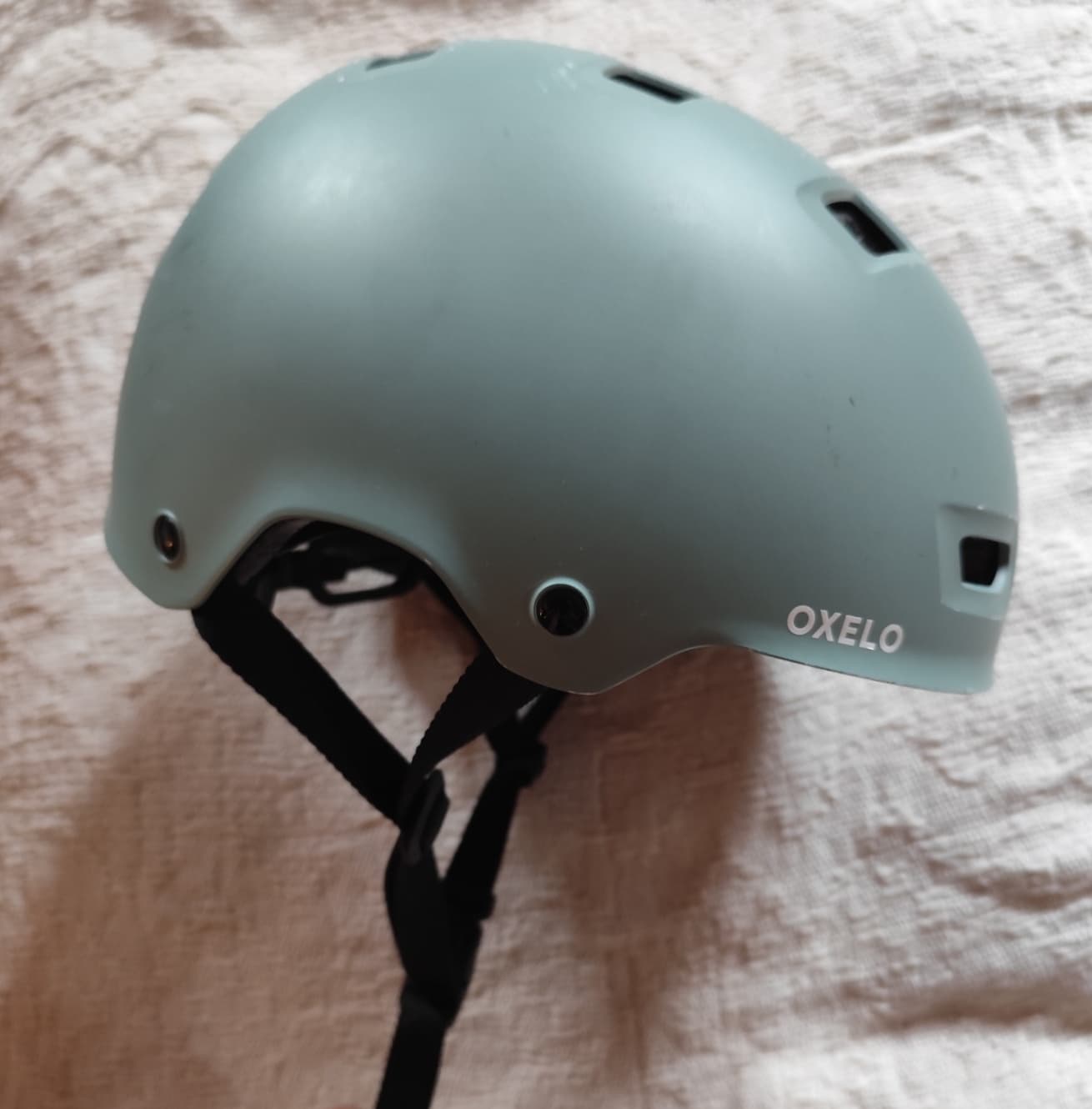 Casco Oxelo para skate/scooter usado